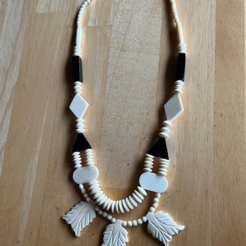 22”Vintage 60/70’s Necklace Boho Tribal Jungle Princess Ethnic Ivory Black Brown